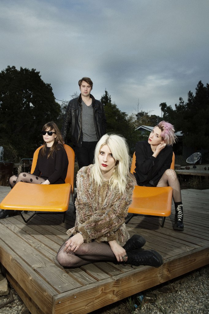 Группа белые волосы. White lung Band. White lung. White lung концерт.